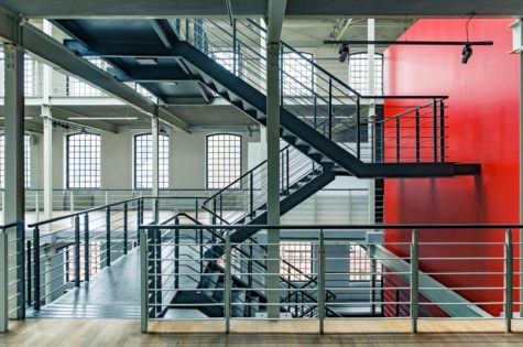 Metalltreppen im Treppenhaus