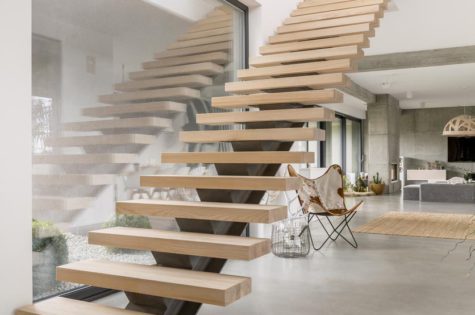 Moderne Treppe aus Holz